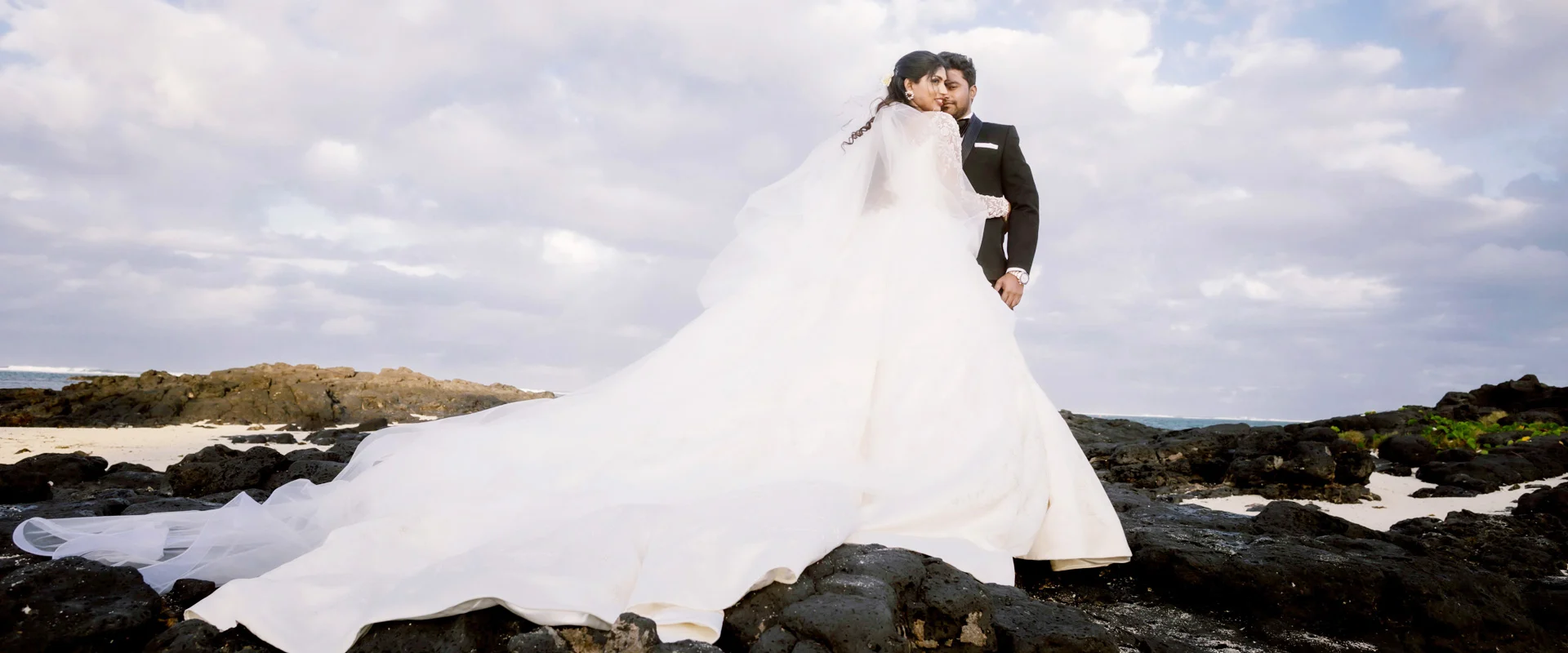 designer bridal dresses kimberley vivien in Mumbai